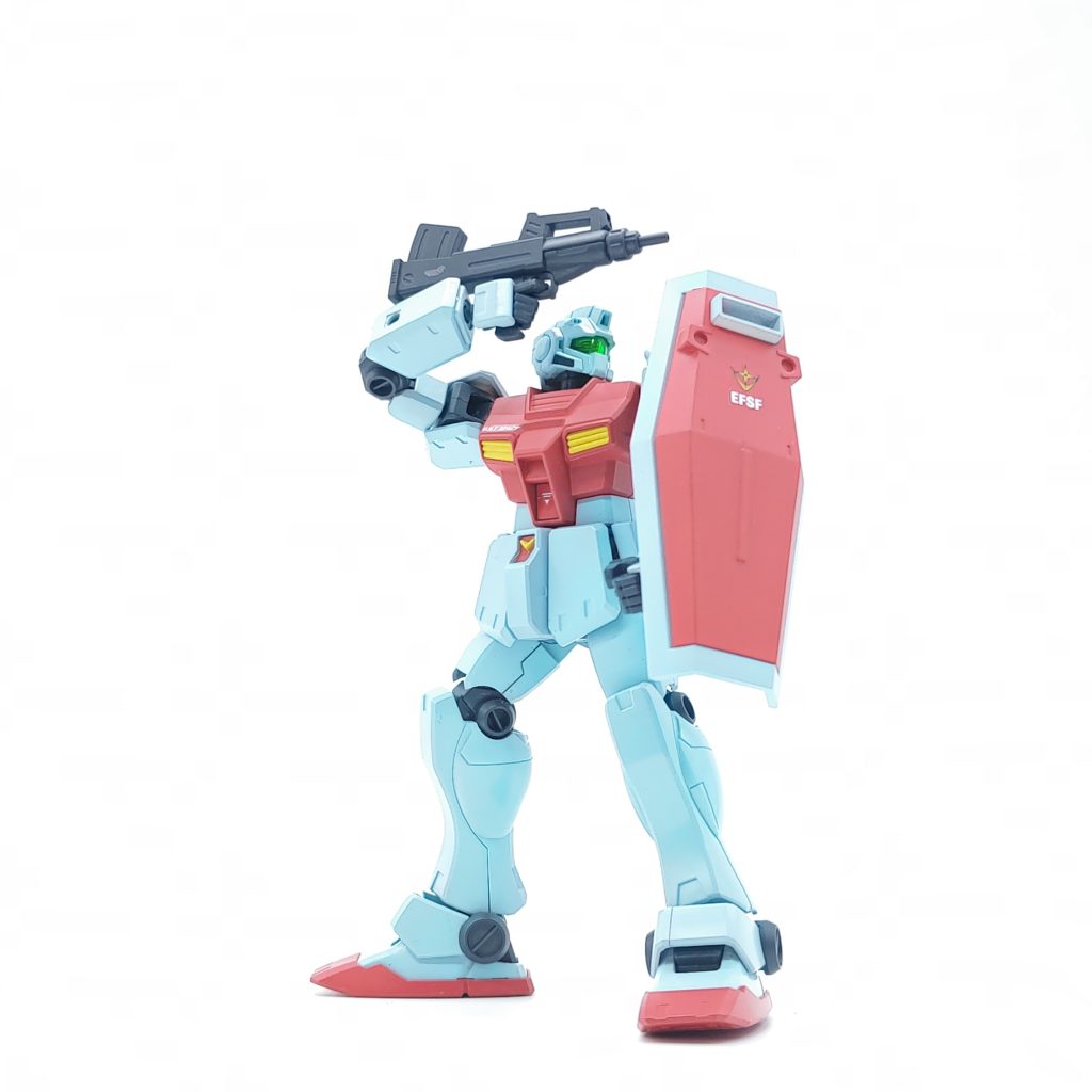 モンシア撃ち専用ビームライフルやジムライフルが付属しないのが残念。しかし、古いながらも塗装や改造ベースにはうってつけです。