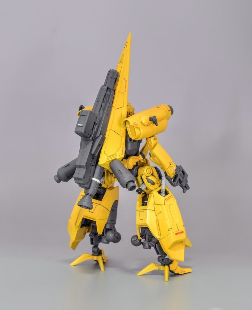 背面ですバックパックはスラスターの他、大型メガ粒子砲を装備しておりMA形態での一撃離脱戦法に特化している設定です