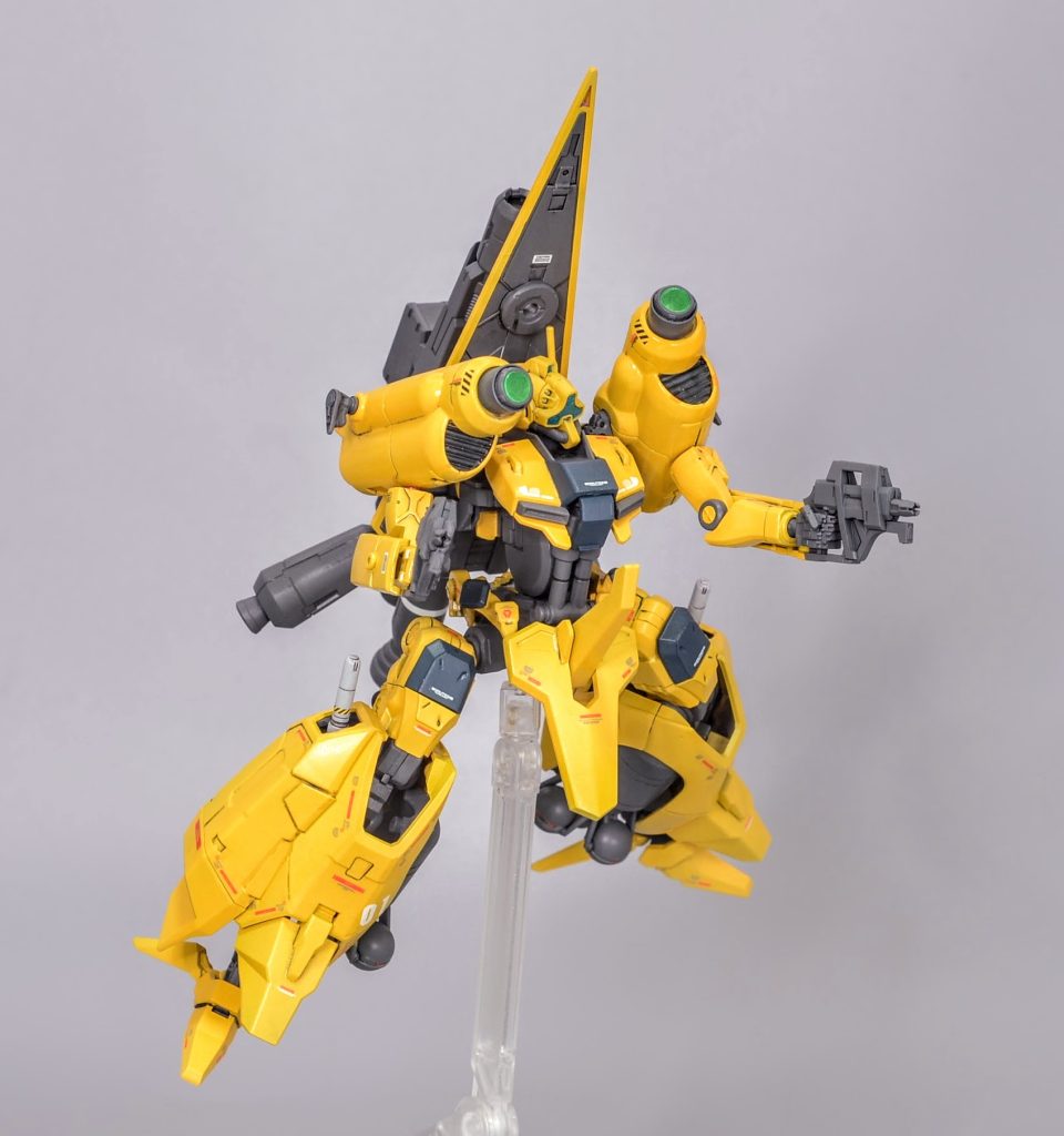 アクションですMS形態ではゲルググのビームスプレーガンが主兵装です