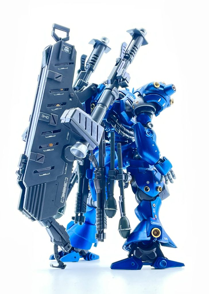 背面今回脚には何も付けず、着脱式のリアスカートに武装をまとめて携帯する形にしてますチェーンマインラックはスクラッチしました