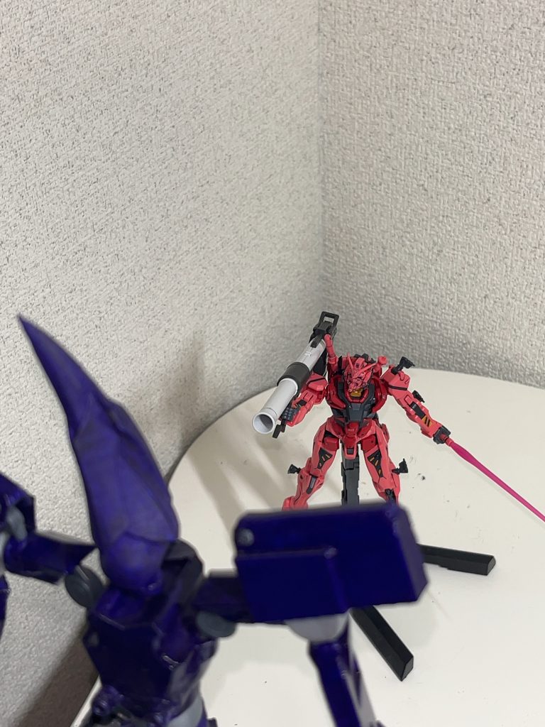 赤いガンダム–4枚目/制作者：匿名