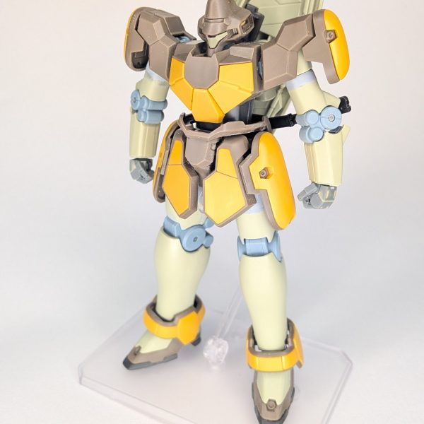 HGマグアナックです。コトブキヤM.S.G.六角ナット2番とあすぱら模型さんのASPハンド角型SS 6.7set αでディテールアップしてます。各部は太もも7mm、首1mm、胴1.5mm、足首1mmで延長しました。そのうち塗ります。（2枚目）