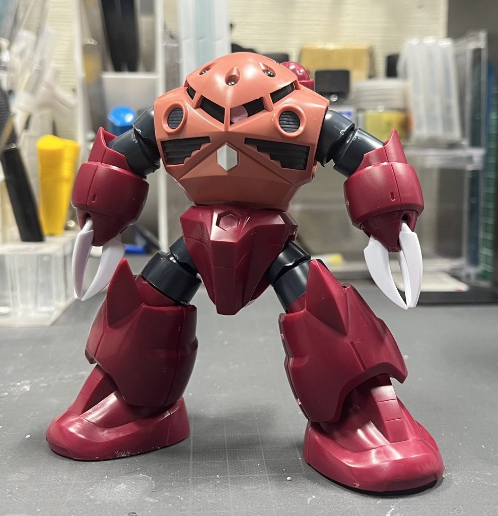 ただ流石に関節が少ない分立たせるだけでも厳しいので股関節角度変更と干渉部切除してしっかり立つようにしてます