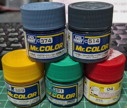 今回珍しく調色無しです。 エナメルですみ入れ、デカールを最低限貼って、つや消しトップコート吹いて完成です。 本当は右足のくるぶしにも『203』のデカールを貼りたかったのですが、手持ちが無く、近場でも売ってないので仕方無しです。