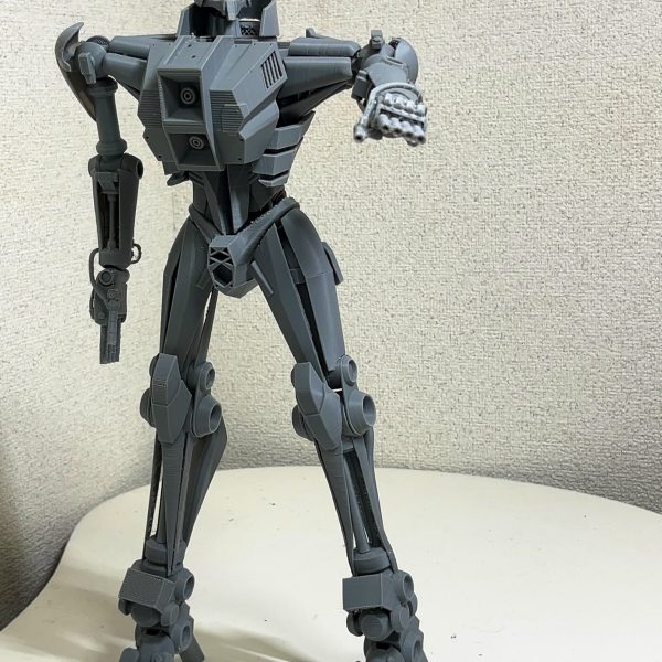 ジークアクス版サイコガンダムの素体ができました。次は上腕の筋肉パーツを軟質素材で再現しようと思います。装甲も調整が完了次第３ｄプリンタで出力していこうと思います。（4枚目）