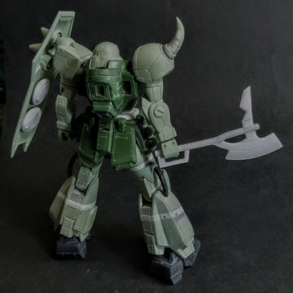 ザクウォーリア武装製作その3でこれがラストです！キットには付いて無いビームトマホークをプラ材で自作しました。資料の画像から採寸しましたが、迫力を出す為、少し大きめに作りました🤣武装製作が完了しましたので、次はプラ板貼りの作業になります😊（1枚目）