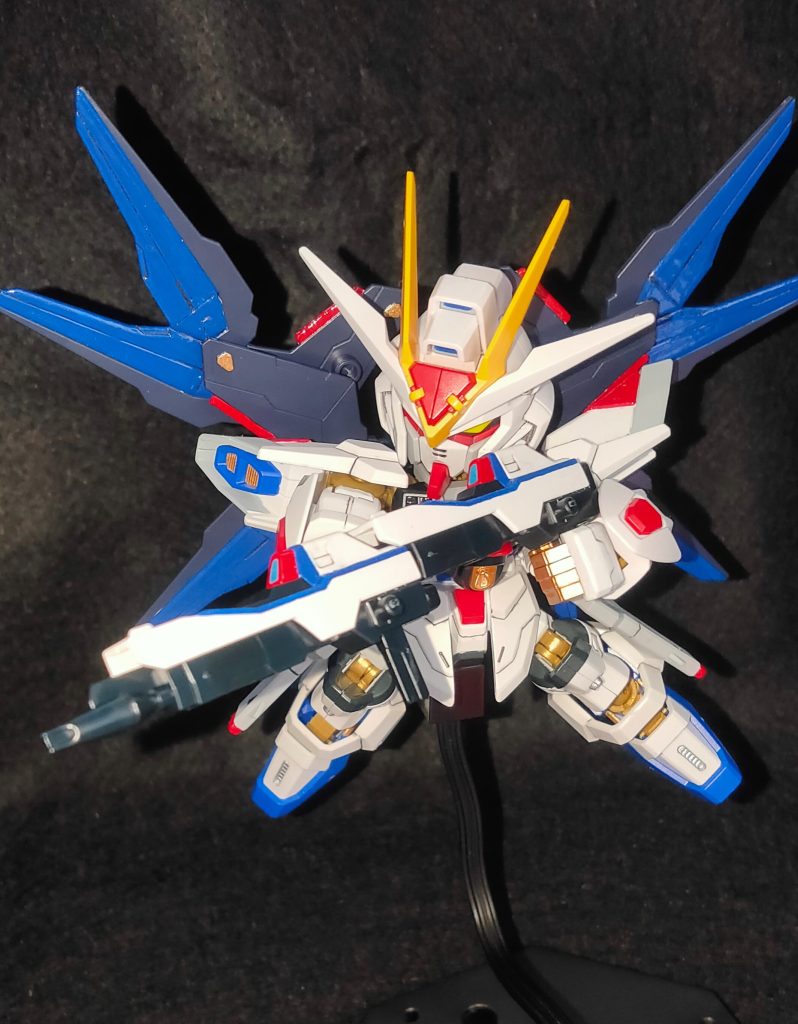 ついでにストフリ弐式にもできるように改造。SDEXストフリのバックパック側にランナー棒をくっつけて本体に刺さるように調整しました。