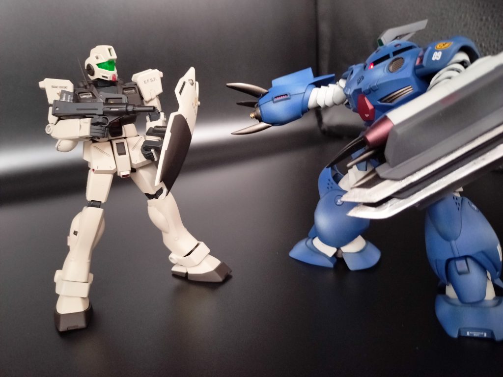 ズゴックeと対決。