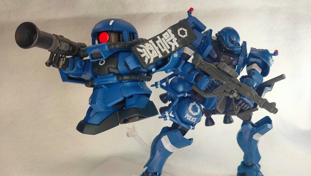 最後にHGとSDでツーショット軍警ザク親子(？)セット