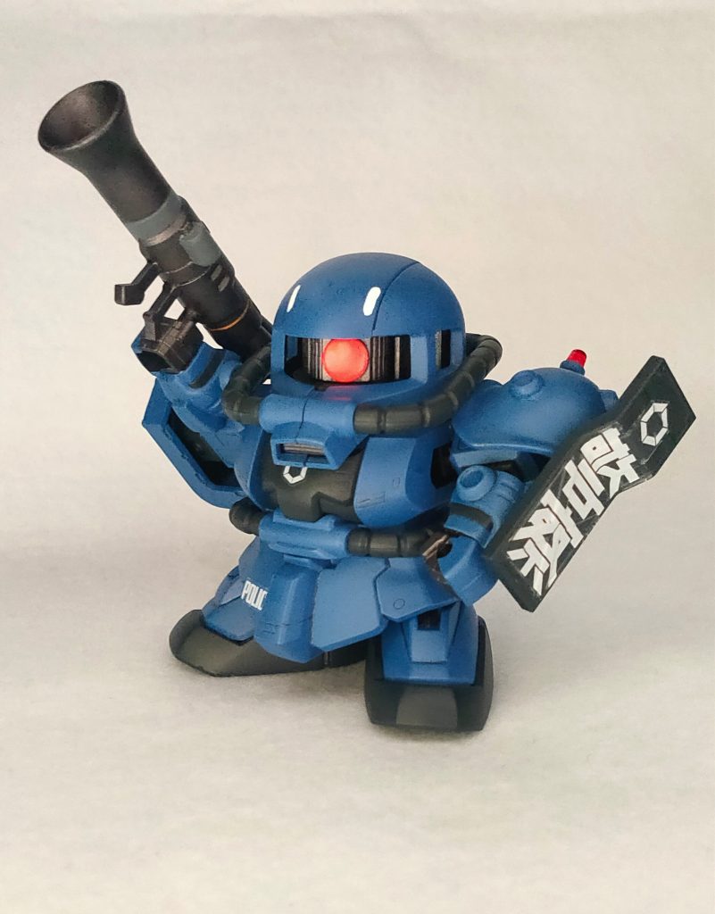 何故か左肩だけ前に動く構造になっていたので、シールドのアピールつよつよです