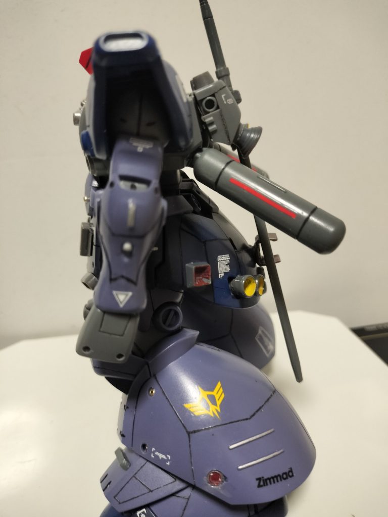 ヒート剣はやはり背中の真ん中に