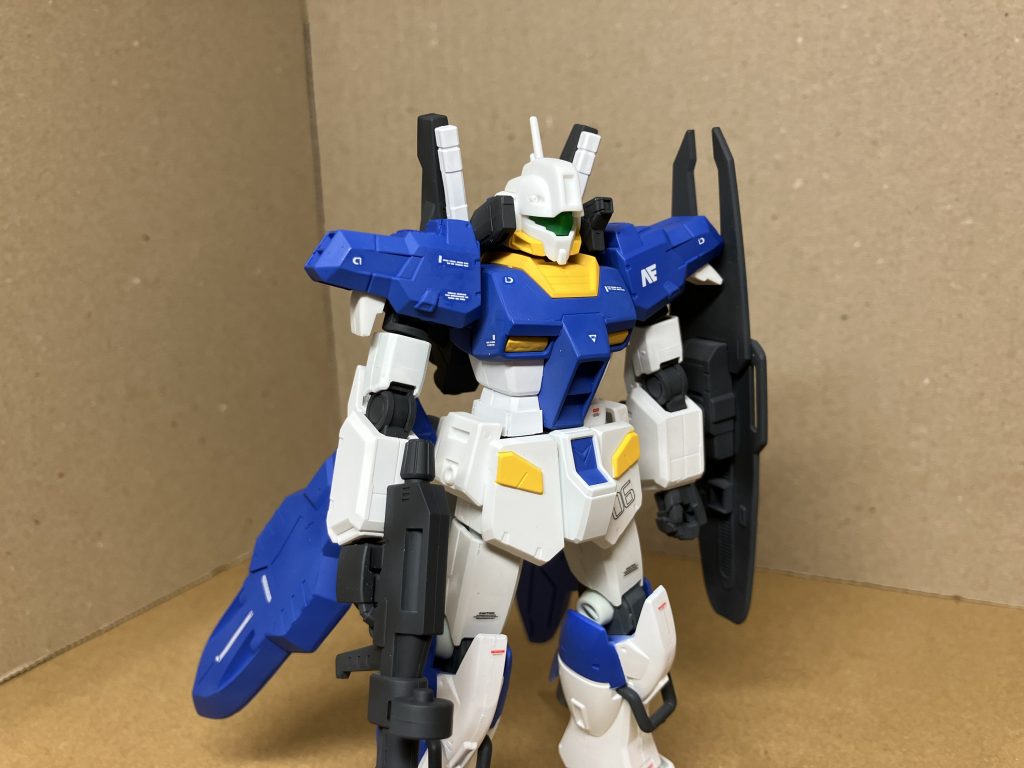 バルカンポットもマークIIです。肩部サーベルラックは切断してプラ板で蓋しました。