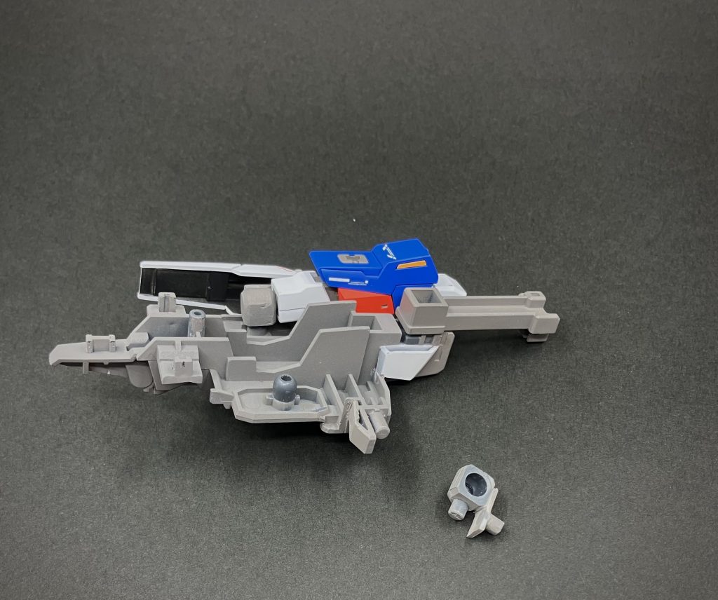 ウェーブライダーの自作パーツです。30MSか何かのジョイントパーツにランナーとプラ板でできています。 