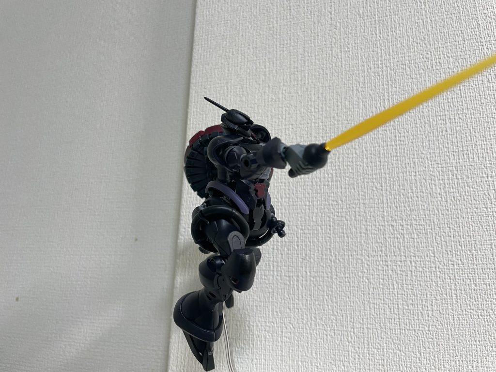 ビームサーベル劇中では使用してませんが、ギャンらしい突きが出来ます