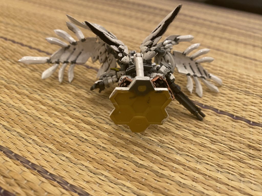 下から。台座は手抜k…