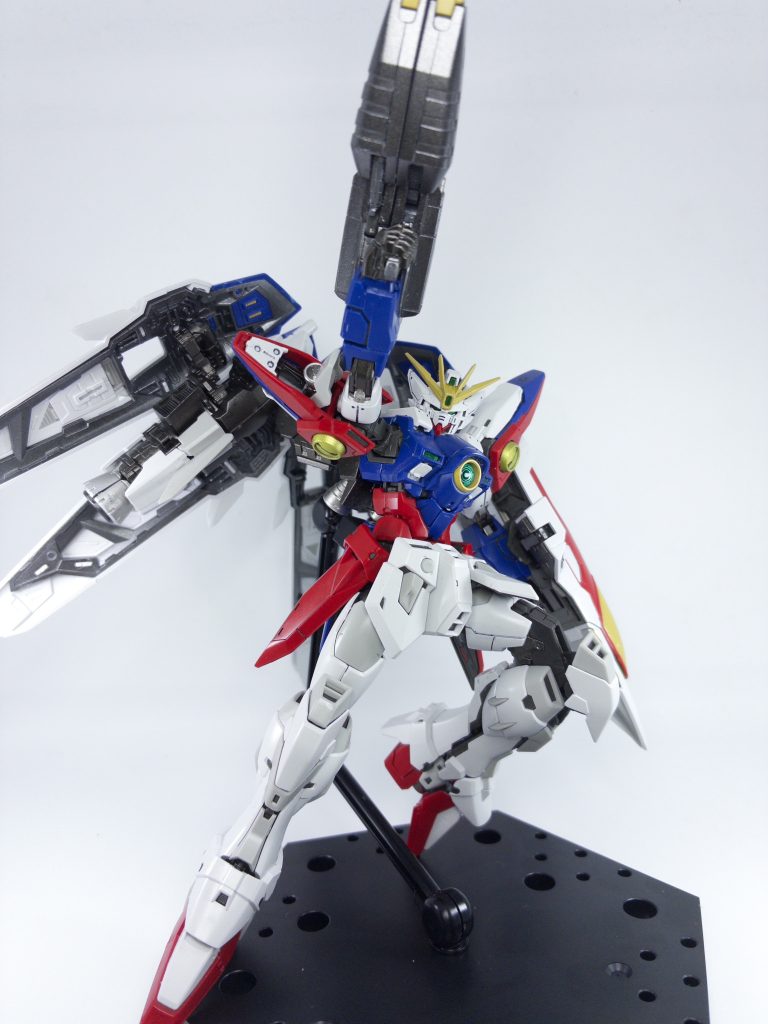 初登場辺りのシーンでしたかね？ツインバスターライフルでコロニー消し飛ばしたんで笑っちゃった覚えがあります。