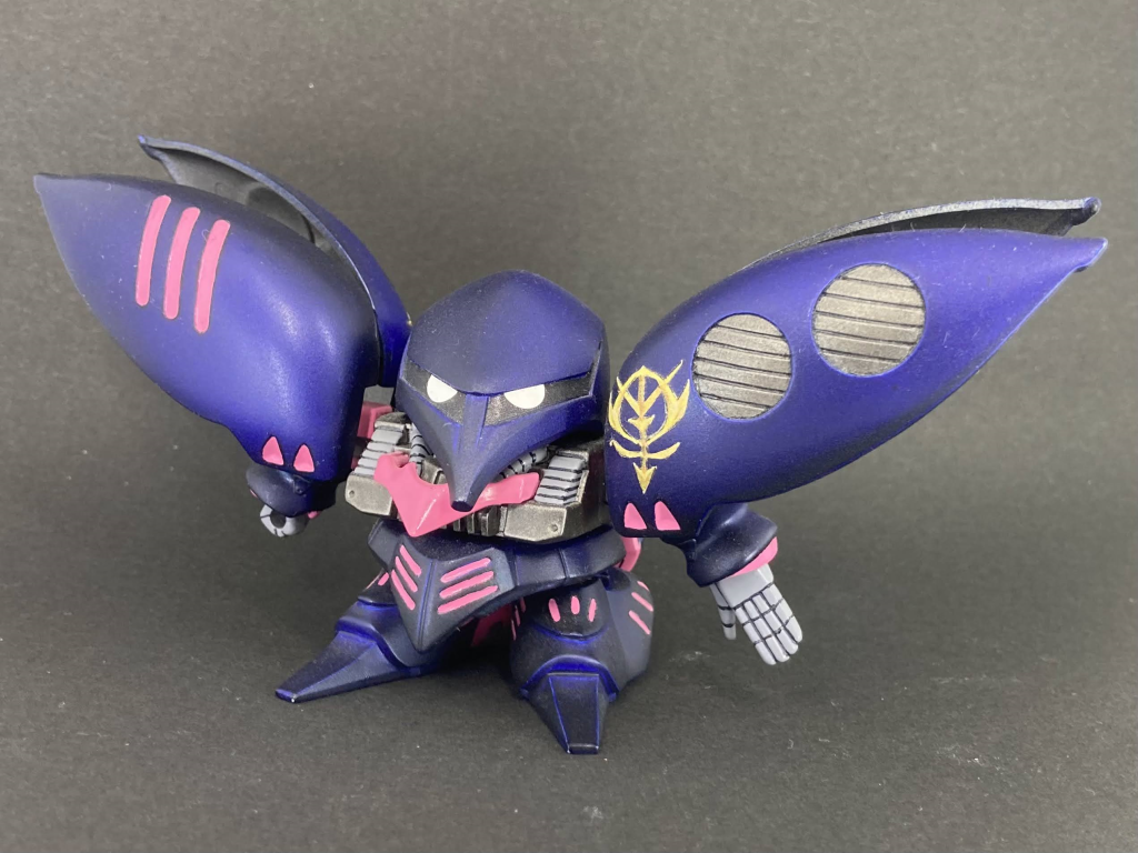 ガンプラ復帰第一作目で現存する最古の作品この頃はデカールの知識もなく、肩のマークはシールプリントで作成
