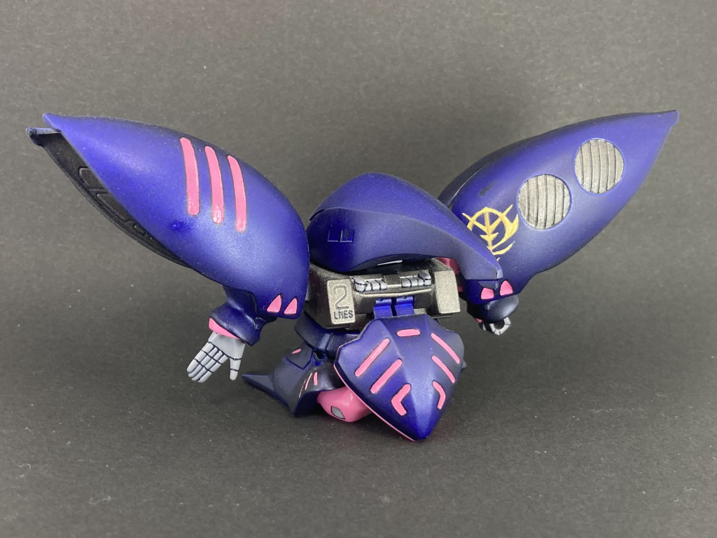 〇塗装本体：タミヤカラースプレー　ディープメタリックブルー胸部： タミヤカラースプレー　メタリックグレー手等：水性ホビーカラー　ニュートラルグレーピンク：水性ホビーカラー　ピンクスミ入れ：ガンダムマーカー黒仕上げ：水性つや消しトップコート