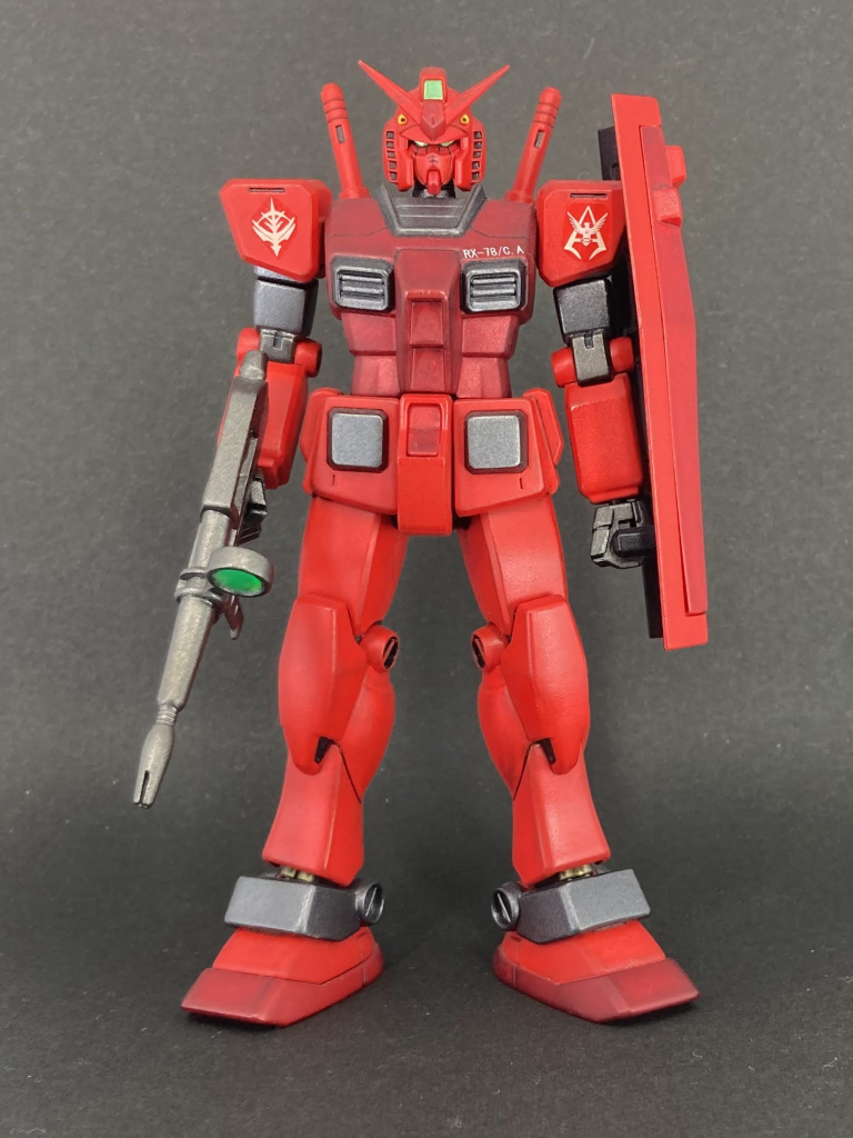 胸・肩・バックパックをFGガンダムより移植(当時の流行)足首にブラスパイプとアルミ線でダミーシリンダーを追加メインカメラをクリアパーツ化ツインアイ、ライフルスコープにHアイズ腰のVマークを削除盾の連邦十字を削除し、細切りプラ板を貼り付け