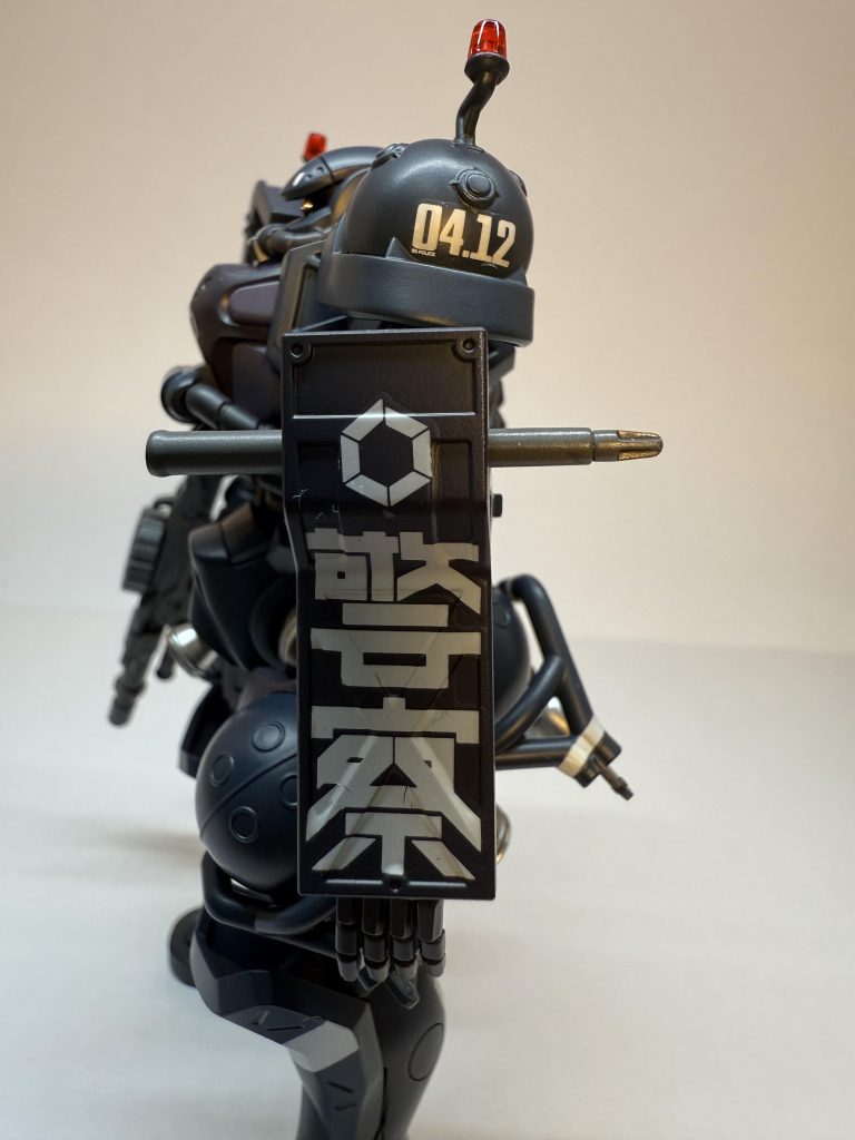 左横、水転写デカールうまく貼れたと思ってたのですが接写してひび割れ箇所に気付きました。綿棒で押さえすぎたかも。