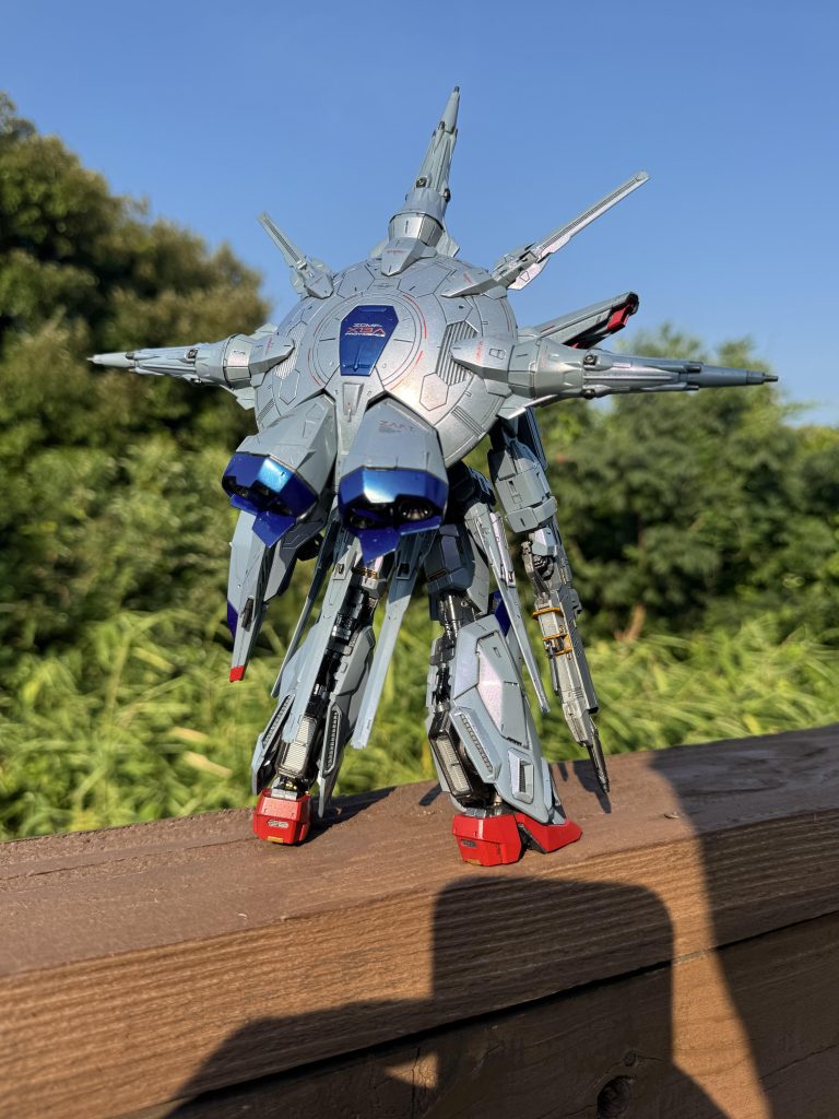 撮影してる反対側は断崖なので、倒れないかドキドキでした💦光の加減でグレー装甲が微妙に違って撮影できたのでお気に入りの画像です。