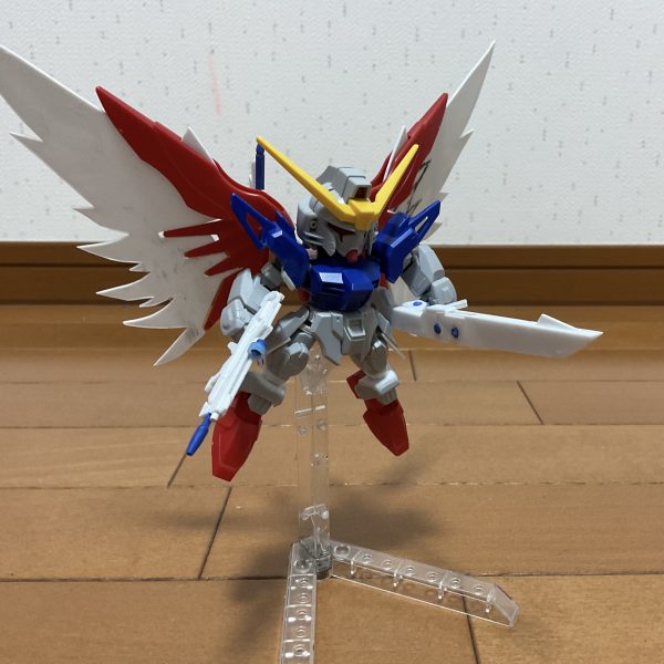 SDデスティニーガンダムspecⅡです。とりあえず武器のフルスクラッチが終わったので投稿します。後日ゼウスシルエットと塗装したものを投稿します。（4枚目）