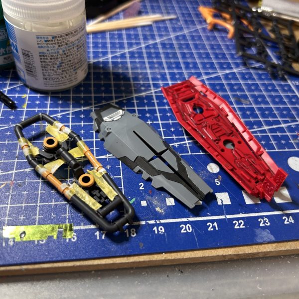 赤いガンダム製作シールド