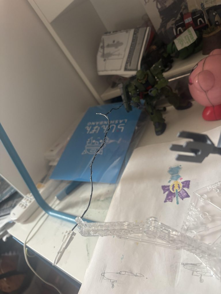 長いワイヤーを使ったため結構長い