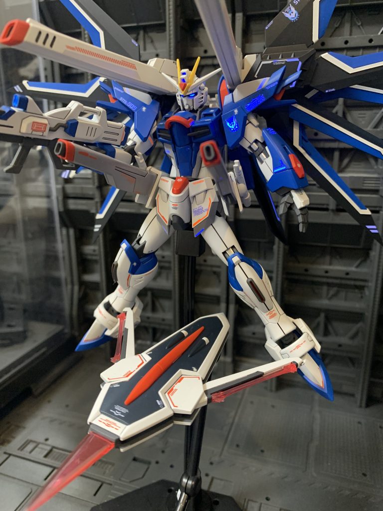 HGCE ライジングフリーダム 塗装