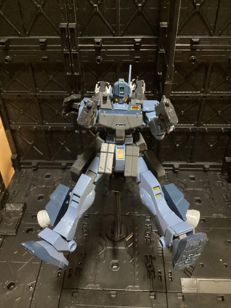 パイロットの要望に合わせビームピストルも装備。