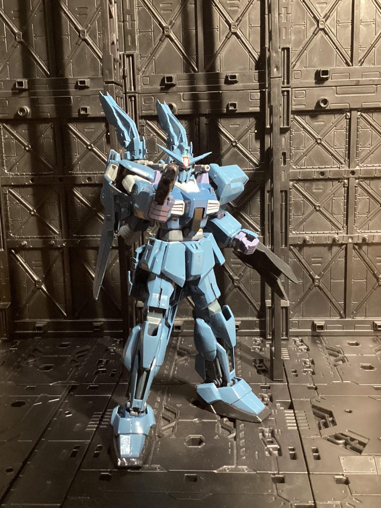 と言うか青系の機体が続いていますね。