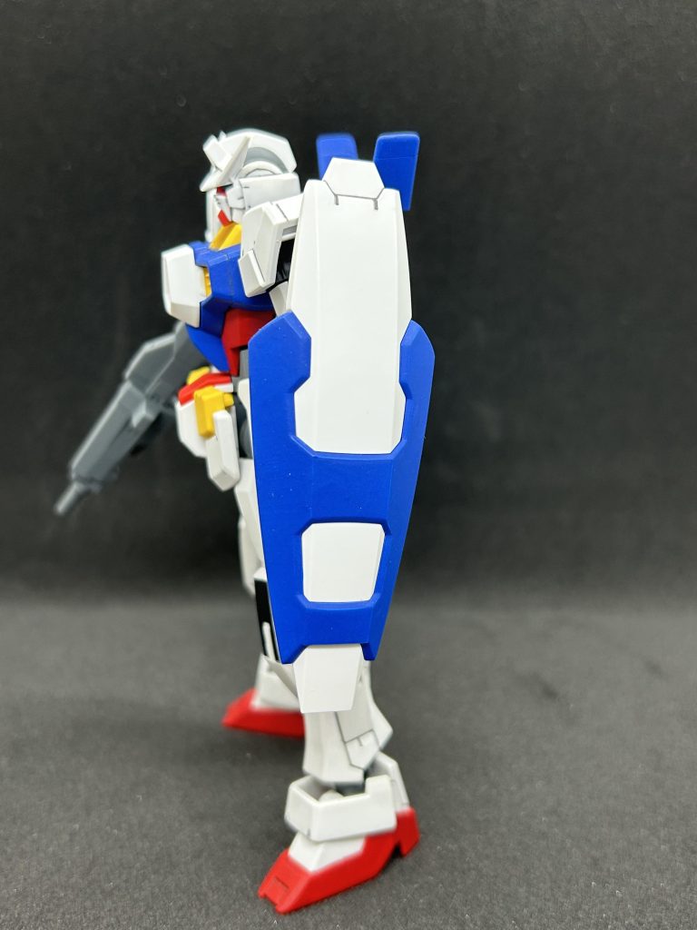 盾がよく見るとAの形になってるのがオシャレで気に入ってます。