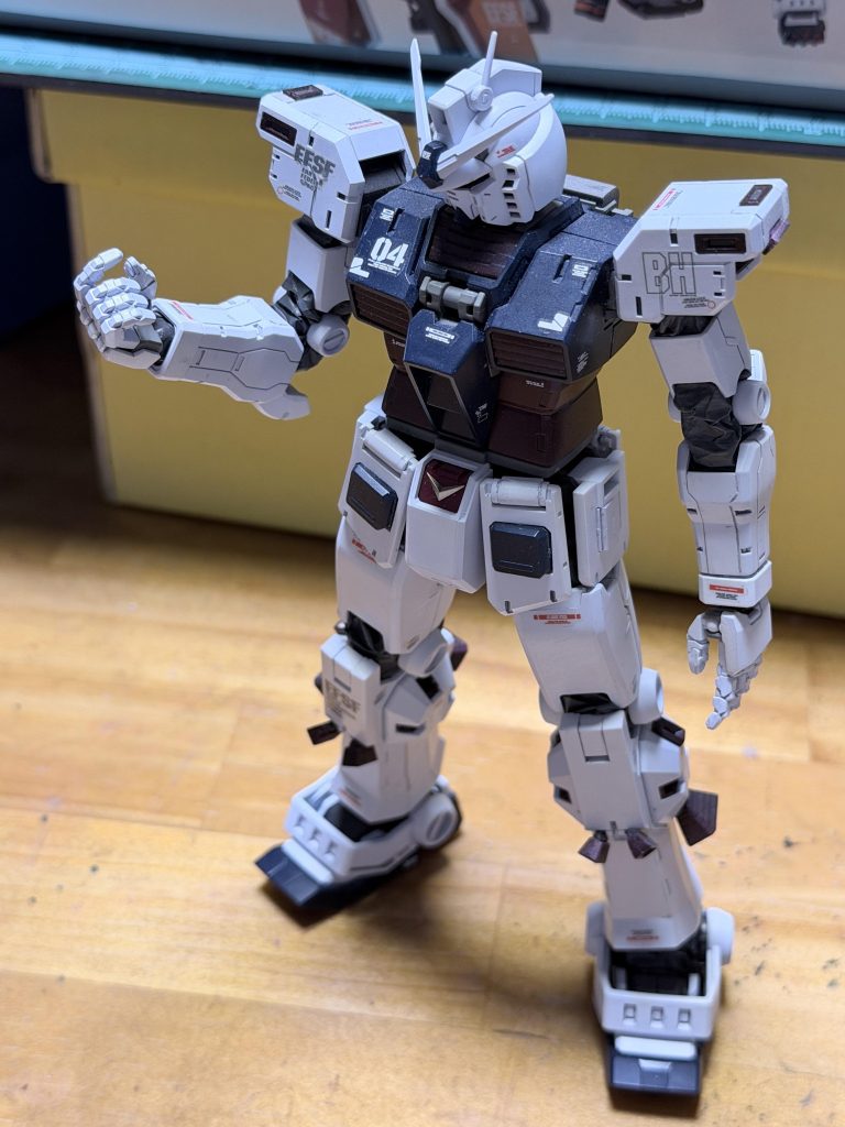 ノーマルガンダムです。これがカッコ良すぎて、外装を作らずに、何年も放置しておりました。