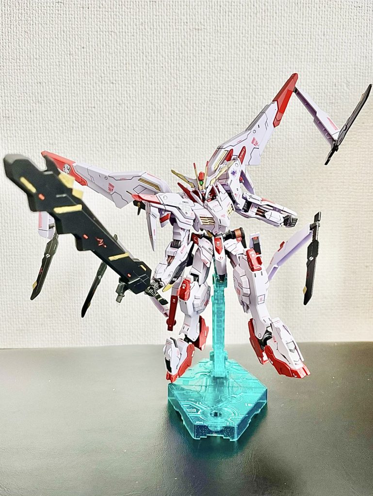 デカールは好みで貼りましたので、原作となんら関係なくなってます。