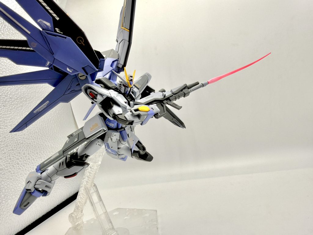 ビームサーベル展開。アカツキやZを参考にしました。