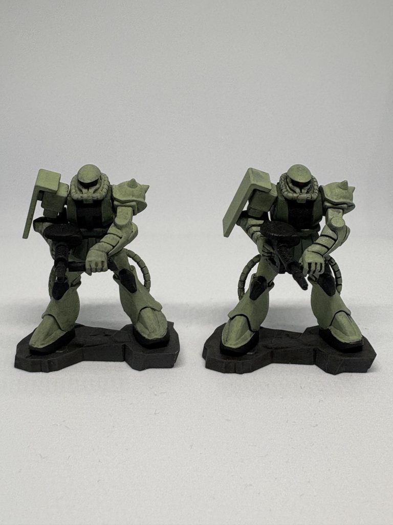被ったので2体同時に作成しました。右はエナメルで墨入れをしましたが、左はシタデルのシェイドで墨入れをしています。