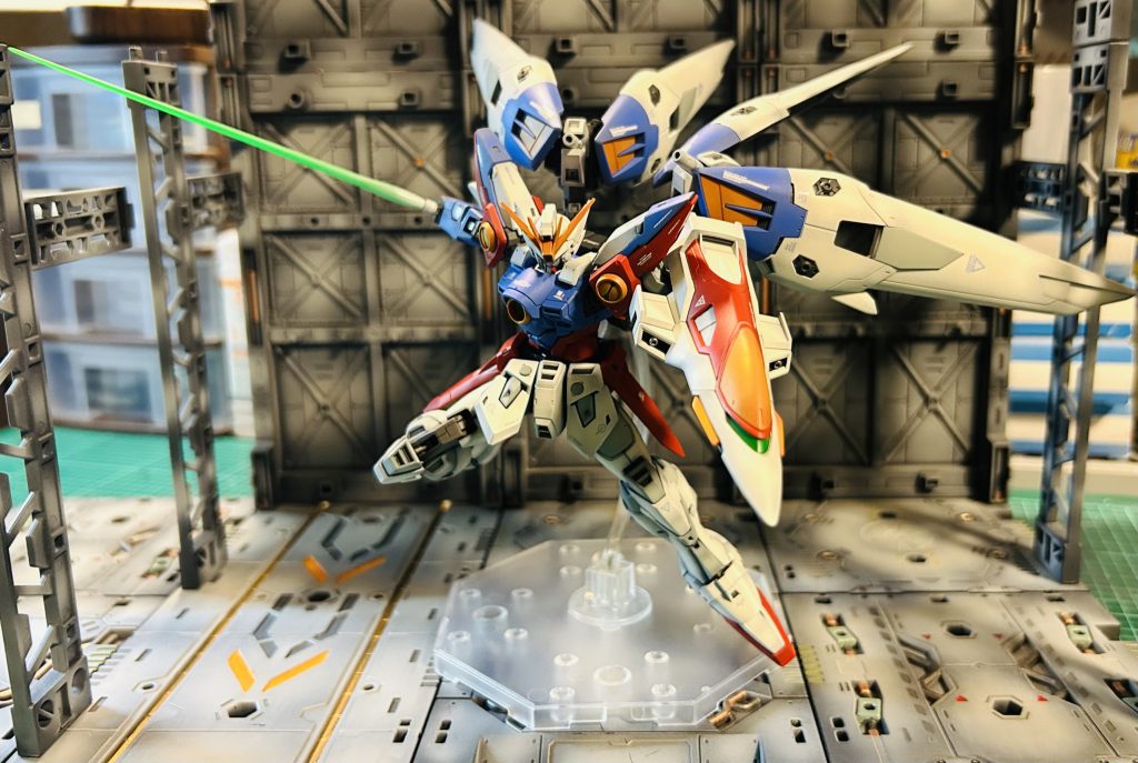 最後までご覧いただきありがとうございました。W30周年とドンピシャ世代で思い入れが強い機体だったのでとても楽しく組めました!デスサイズヘルとアルトロンも自宅の月面基地で眠ったままなのでこの機会に起こしたいと思います。とりあえず任務完了