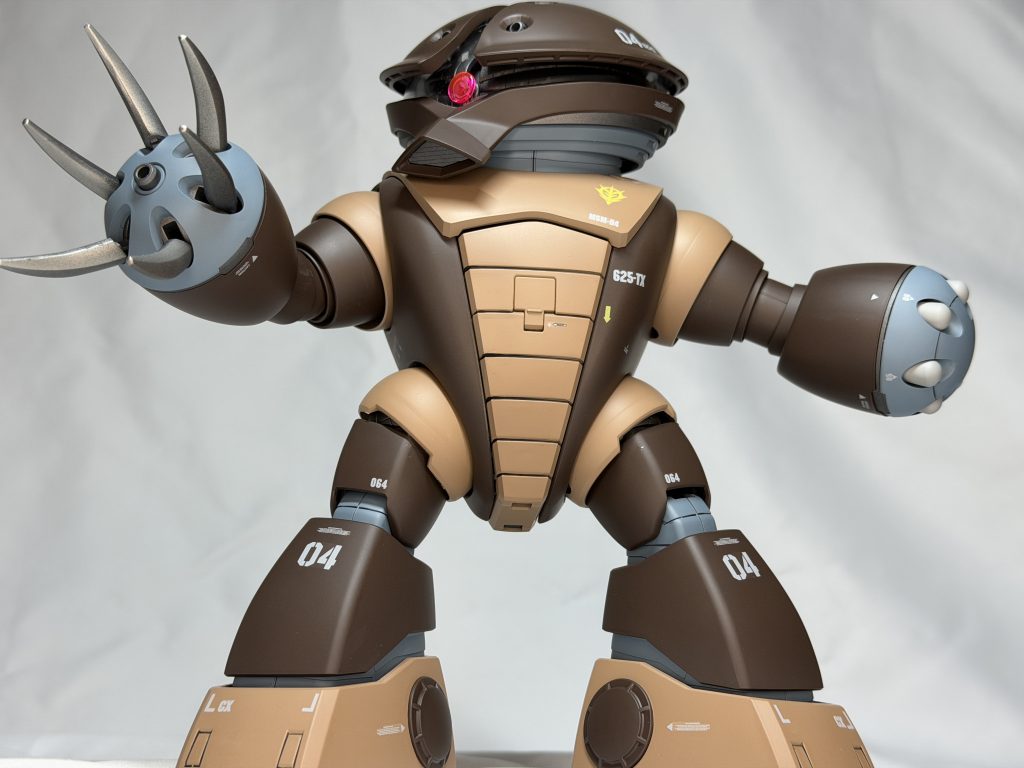 手足が短いのでアクションポーズはこれが限界ですね