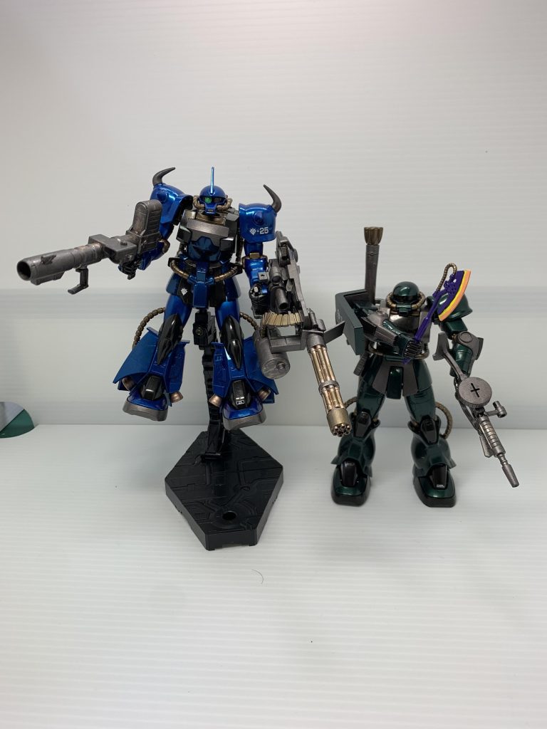 突撃機動中隊・第25小隊。ランバラル大尉、コズン少尉、アコース少尉の3名で編成。高機動型グフと２機のザクで闘うも、アコースのザクは連邦のモビルスーツに撃墜される。