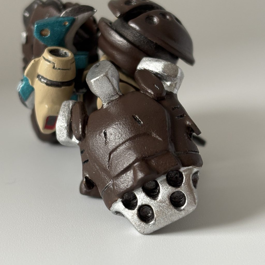 右手)スプレーミサイル・ランチャー。