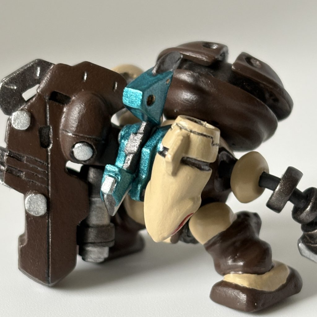 アイアンブレード)背中にマウント可能です。