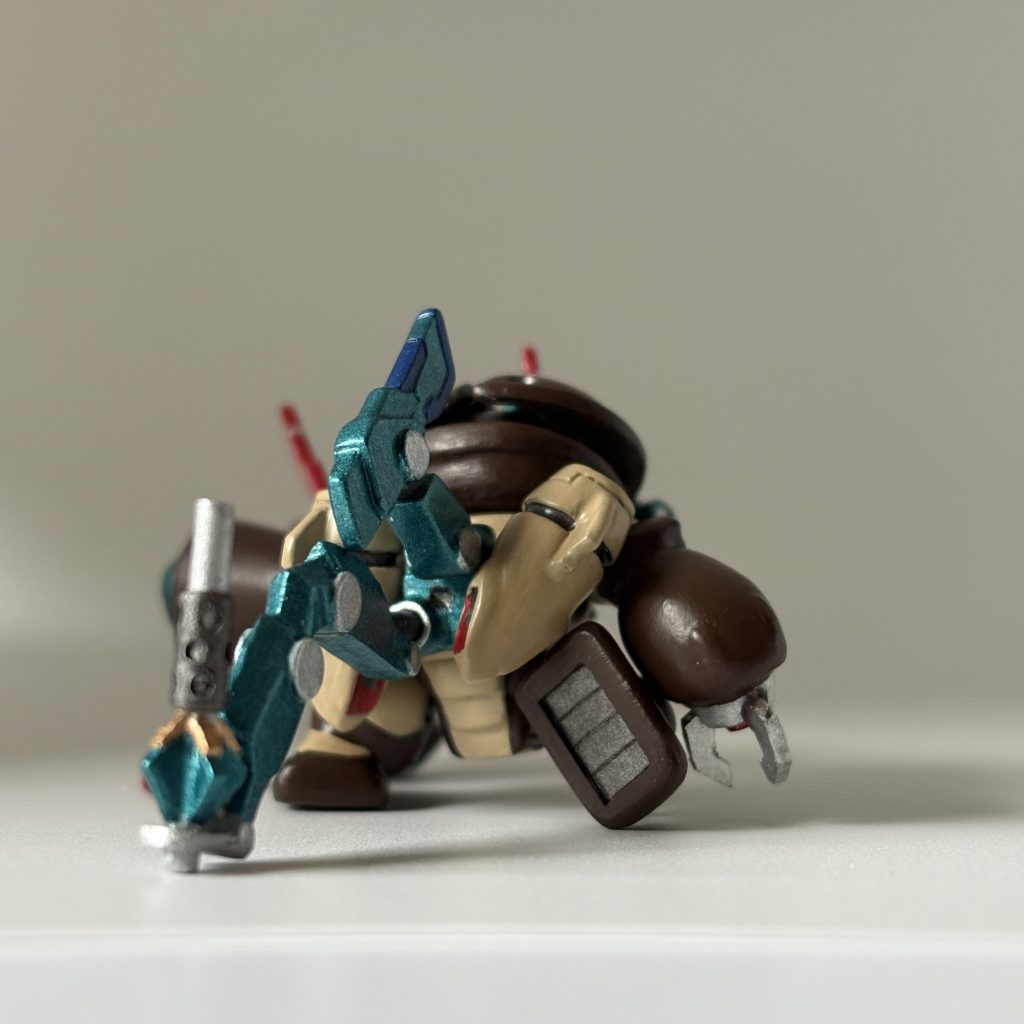 背部推進ユニット）差し替えで展開しています。