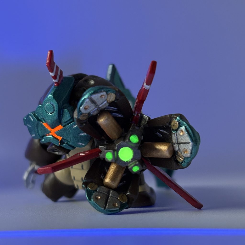 左腕）センサーアームです。UVライトでレンズ？のところが光ります。 