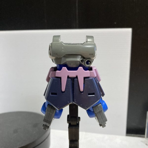 機動戦士ガンダム0080機動戦士ガンダム0083登場。以前からちょっと肩アーマーとスリッパが気になっていて😅(通称らっきょアーマー)好きになれなかったんですがカリウス機は作りたいなぁと🤔バトオペでは肩アーマーもう少しプロトタイプリックドムIIに寄せてますね生産は大戦末期と言う事ですが新型のリックドムIIを与えられるカリウスは実は優秀じゃった？😳すいませんカミました(わざとだ)かみまみた(わざとじゃない？)いつかリックドムII作ろうと思いつつ・・・ リックドムIIは作り手によって大分カッコ良さが変わるし〜😢 で、先日。神やんさんのカッコイイ✨リックドムIIを見て、やっぱ作ろう‼️🤩と再熱した訳です😅 ミキシングのベースはR35パーツだけとか、安価な時にストック購入してまして・・・😁 胸部はツヴァイから切って貼ってミキシング 腰回り股関節はトローペンとR35を流し込み接着剤で切断してニコイチ？ミキシングツヴァイ本体高いよー （1枚目）