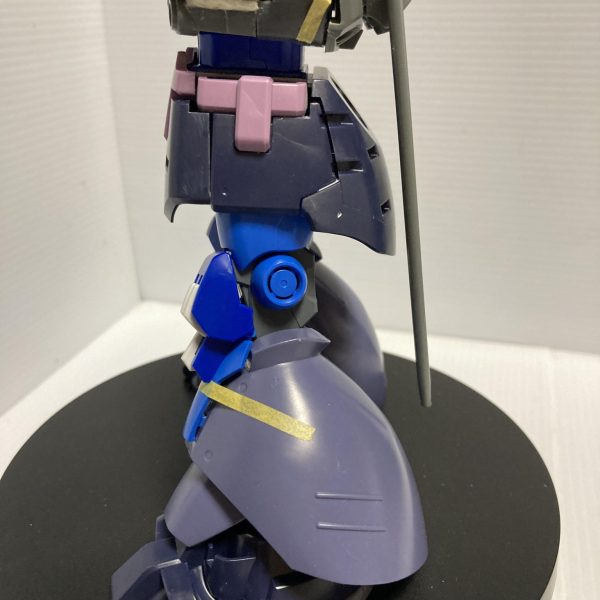 イメージはこんな感じ😊脚部はドムR35とツヴァイとトローぺンこんな感じにミキシングしました次は腕😊 （3枚目）