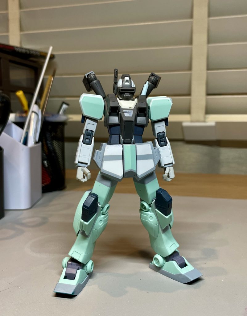 基本的にはＧＭナイトシーカーにＧＭⅢの下半身、肩です。二の腕から下は陸戦ガンダムです。バランス調整が難航していました。