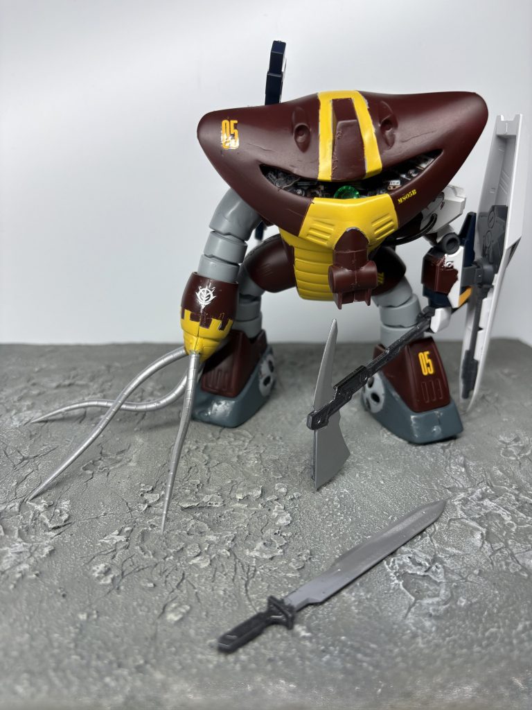 刀は取り外して斧と交換できるようになっています