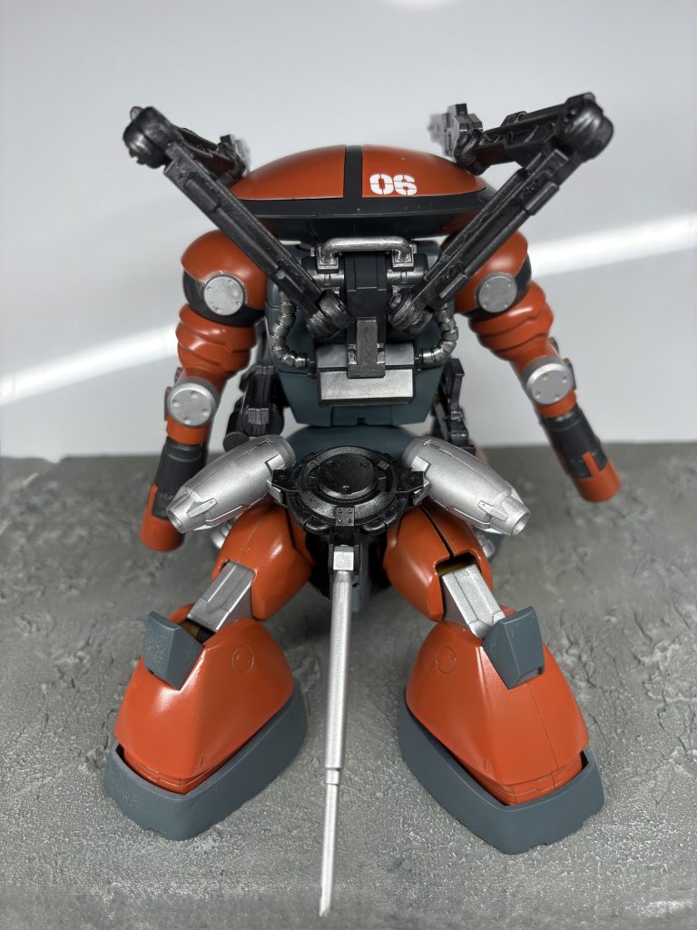 後ろには尻尾のようなパーツをつけて盛っていますなぜか少し可愛い感じになりました 