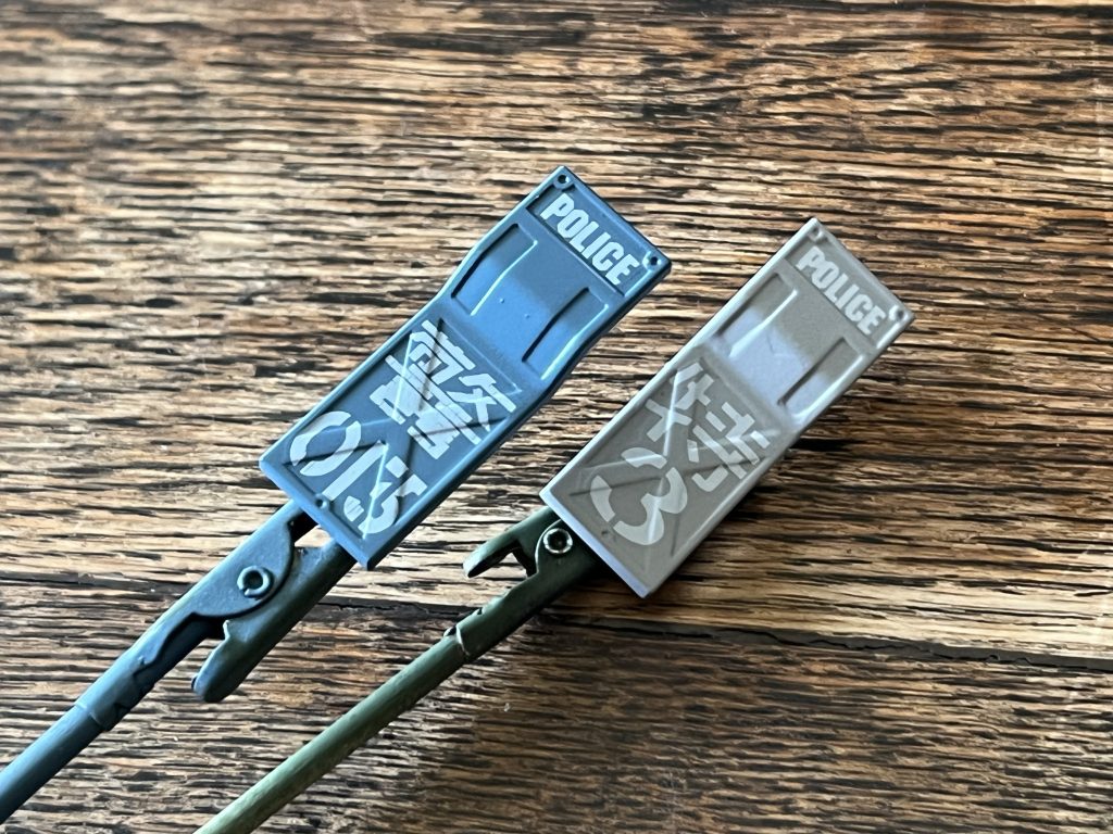 今までインクジェットでオリジナルのデカールを作っていたのですが、インクジェットでは白などの明るい色の印刷ができません。今回はネームランドを使ってレーザープリンタ用デカール紙にプリントしてみました。ネームランドは白インク以外にも金、銀、赤など複数の色があって便利です。