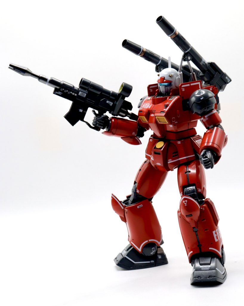 変更点は下記の通り、ほとんど無いです・タイトルの通り、顎は削って平らにしました・頭のアンテナは少々削ってシャープに・胸の黄色の排気口は出過ぎないように引っ込めてます